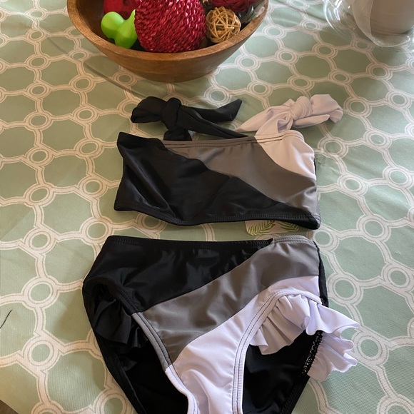 NWT 2pc Swimsuit size 2-3T - Picture 1 of 5